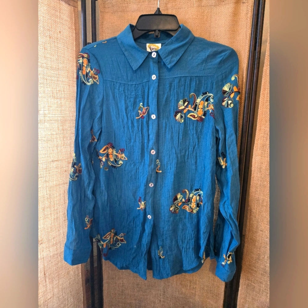 Women's Fig And Flower Teal Floral Embroidered Roll Tab Button Up Size Small - Picture 1 of 14